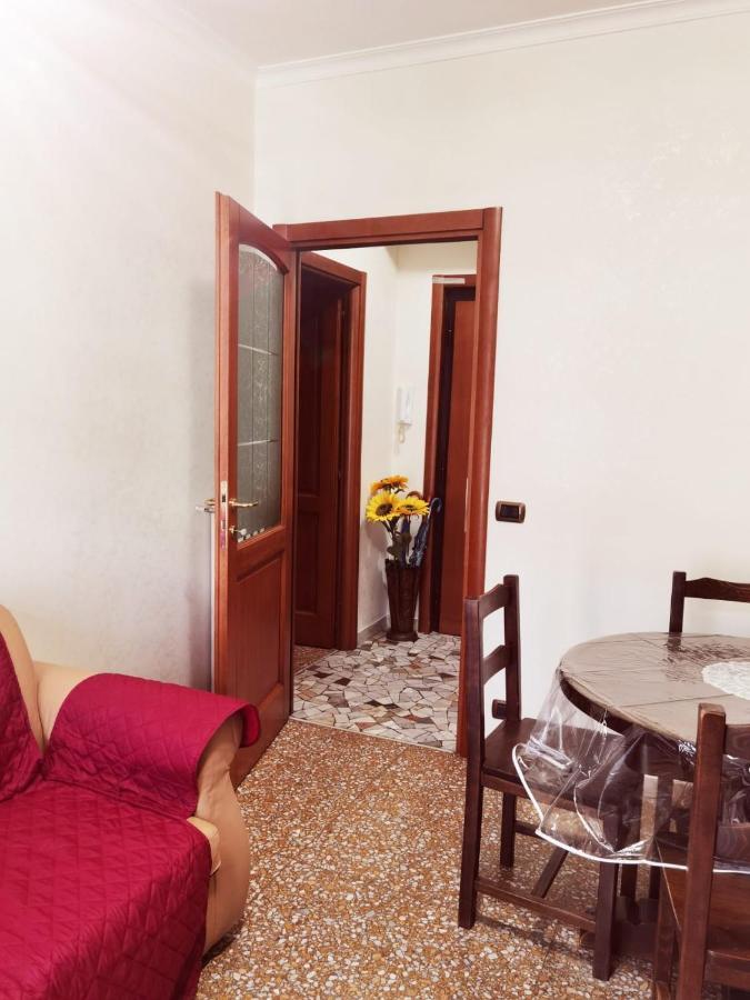 Appartamento Per Turisti E Famiglie Roma Экстерьер фото